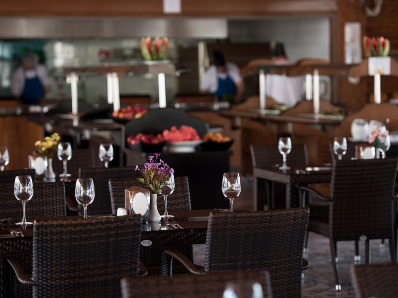 Quattro Beach Spa & Resort Hotel