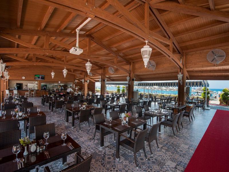 Quattro Beach Spa & Resort Hotel