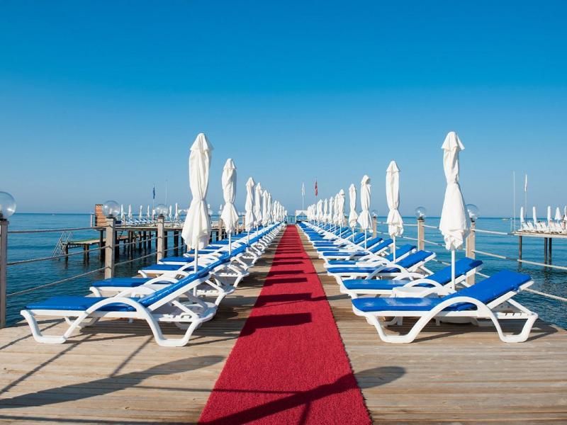 Quattro Beach Spa & Resort Hotel