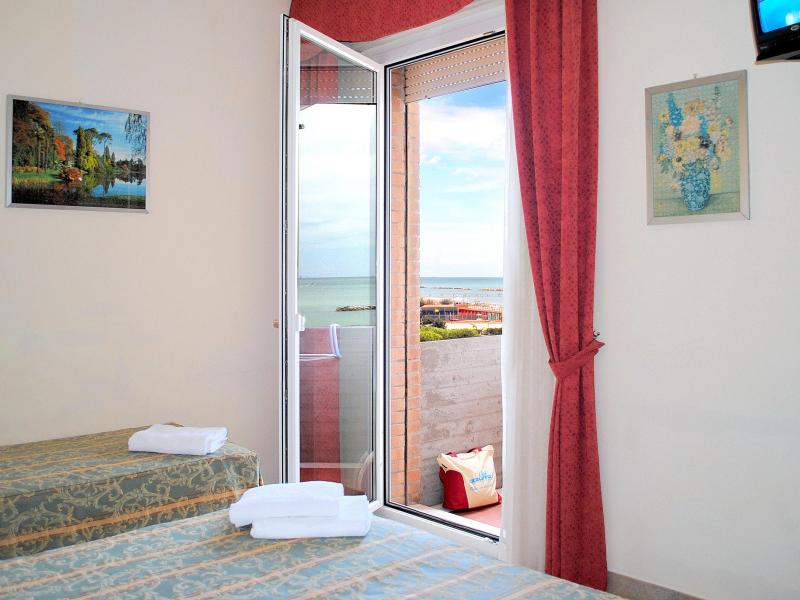 Family Hotel Marina Beach