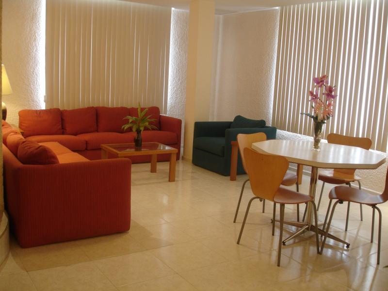 Nader Hotel & Suites