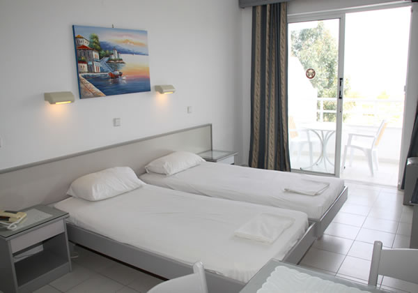 Lagonas Beach Hotel Apartments