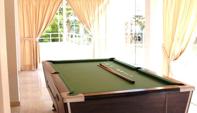 Lagonas Beach Hotel Apartments