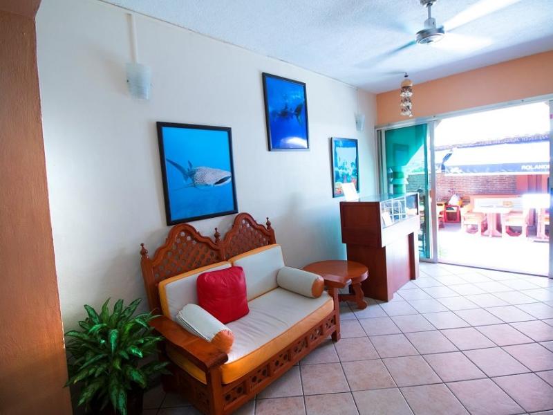 Hotel Bucaneros & Suites