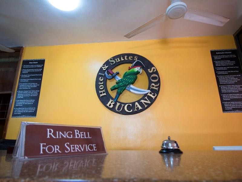 Hotel Bucaneros & Suites