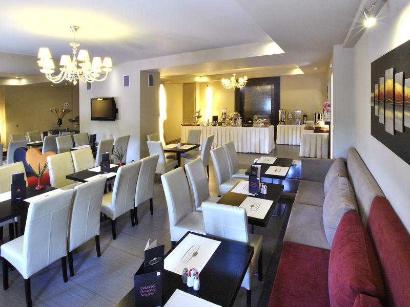 Lagadia 4 Seasons Hotel