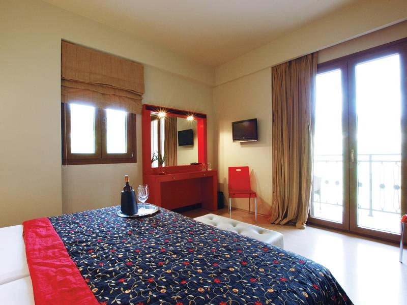 Lagadia 4 Seasons Hotel