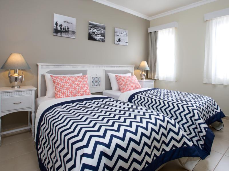 Paloma Marina Suites