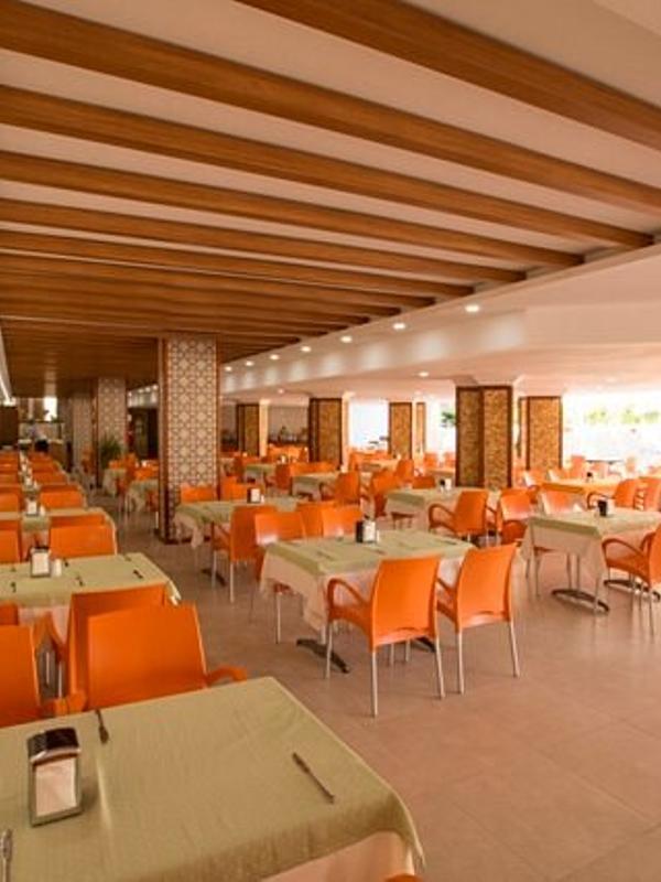 Side Resort Annex