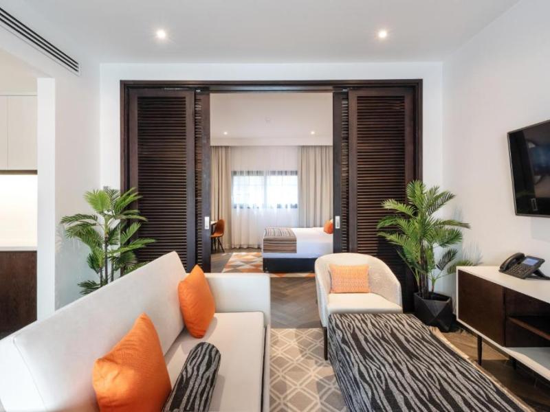 Emirates Park Zoo & Resort