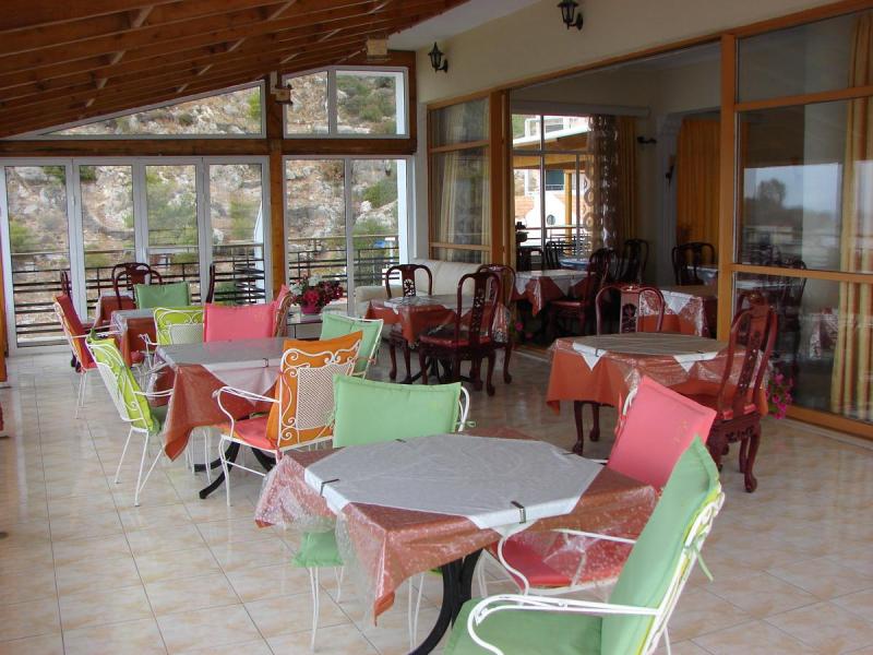 Petit Palais Hotel