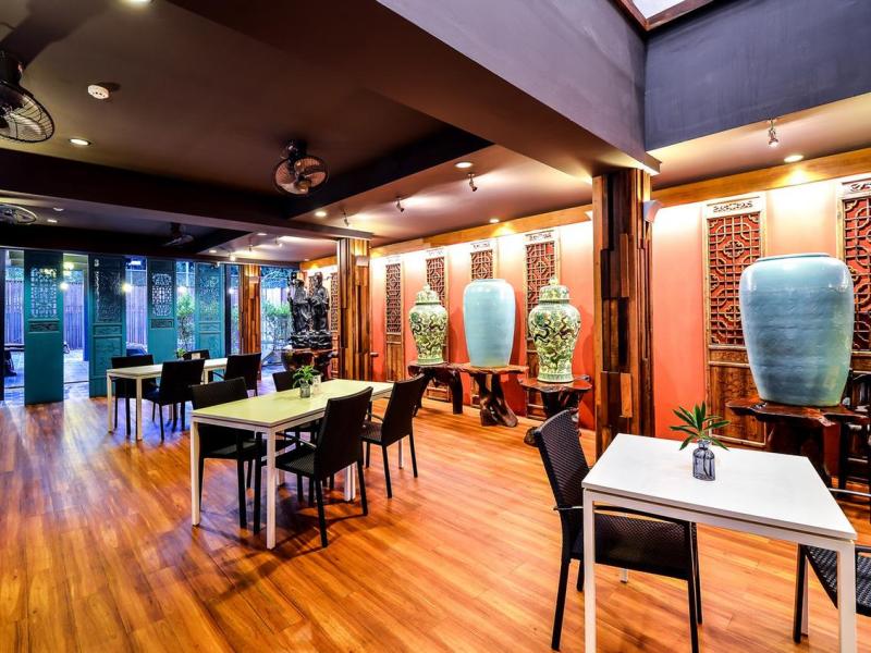 Lap Roi Karon Beachfront