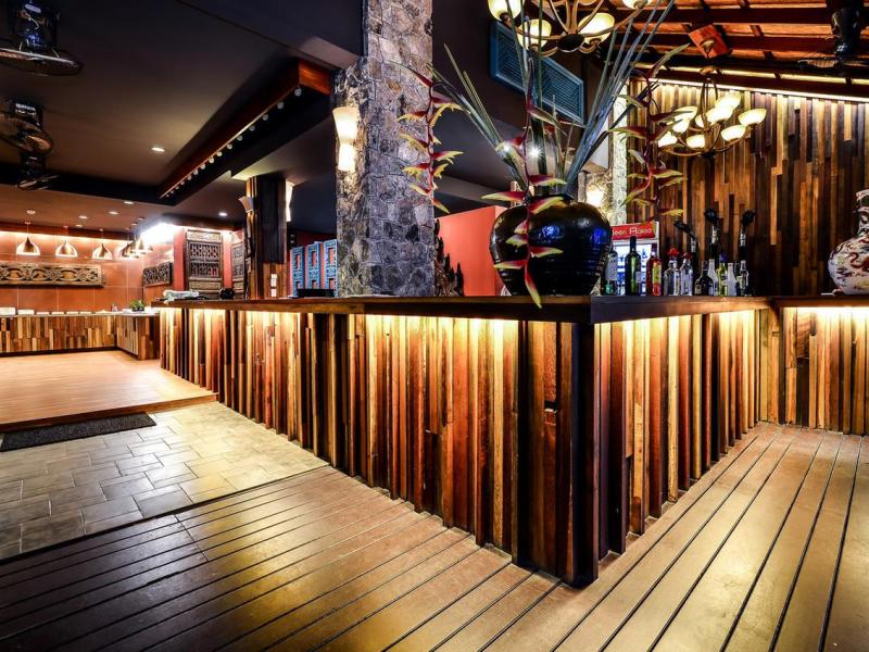 Lap Roi Karon Beachfront