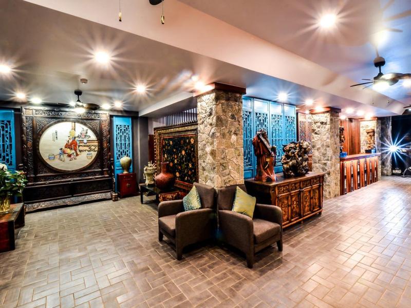 Lap Roi Karon Beachfront