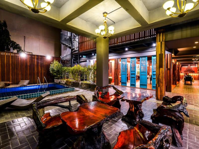 Lap Roi Karon Beachfront