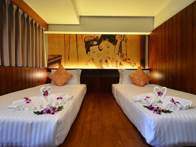 Lap Roi Karon Beachfront