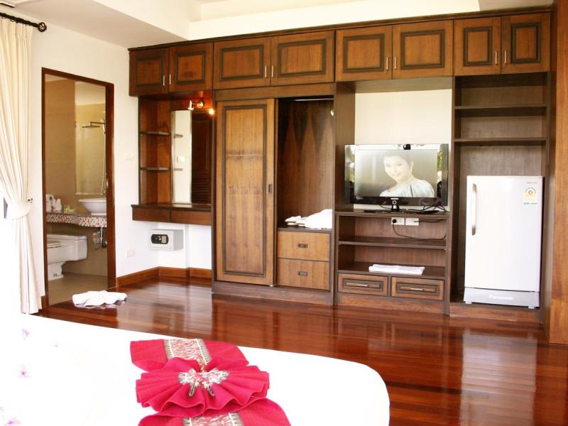 Chaweng Lakeview Condotel