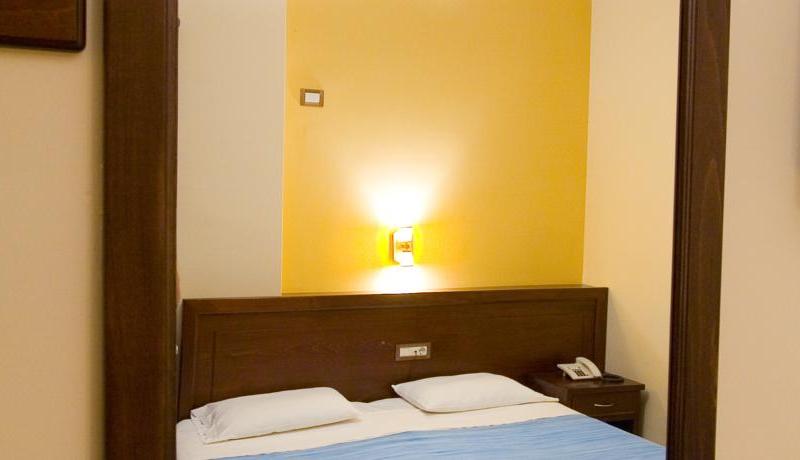 Ellopia Hotel