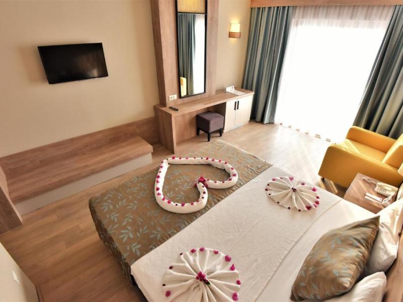 Lucida Beach Hotel