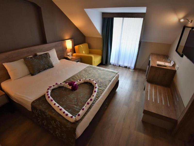 Lucida Beach Hotel