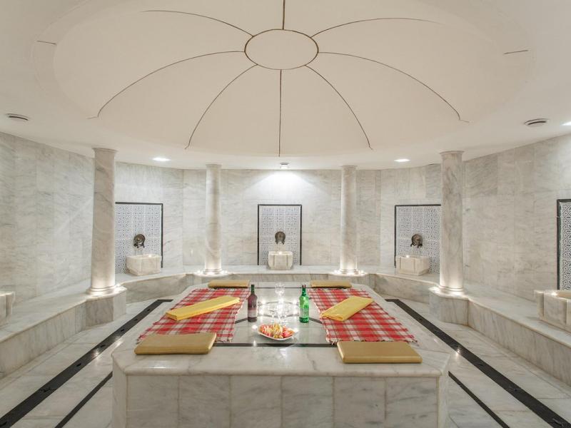 Lucida Beach Hotel
