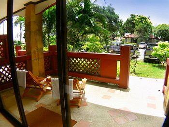 Chaweng Villa Beach Resort