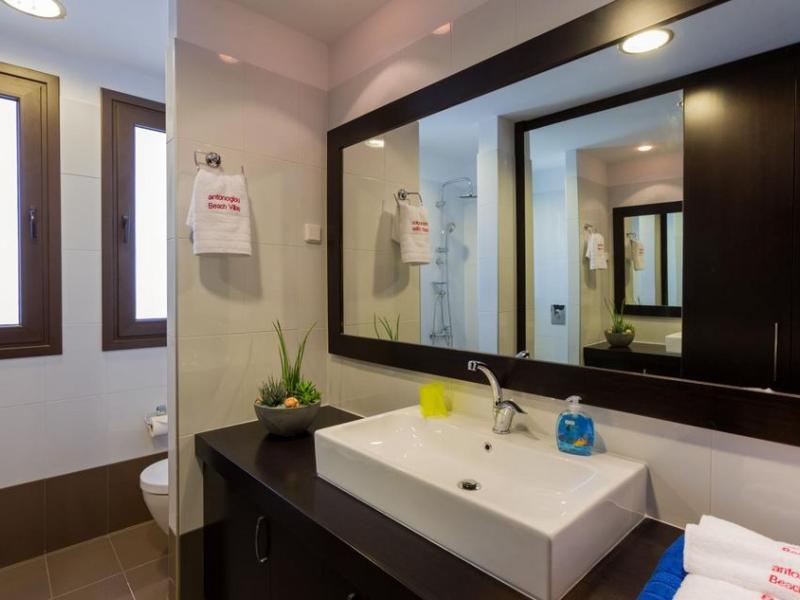 Antonoglou Beach Villa Lachania