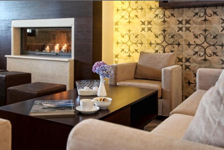 Theta Hotel