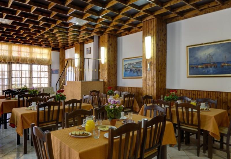 Izela Hotel