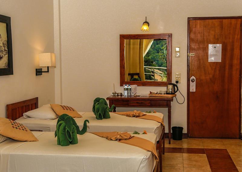 Senani Hotel by Oak Ray
