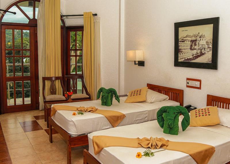 Senani Hotel by Oak Ray