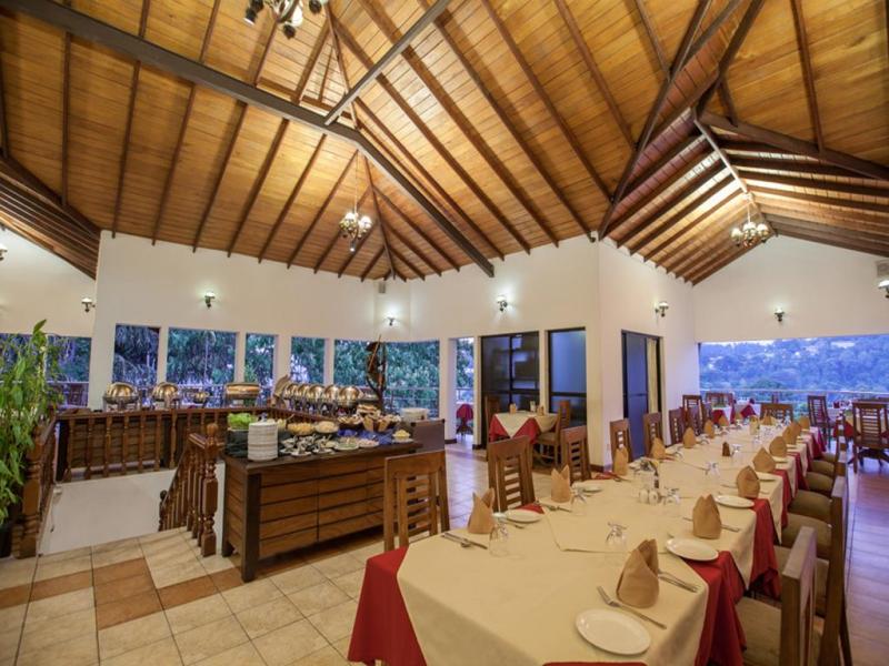 Senani Hotel by Oak Ray