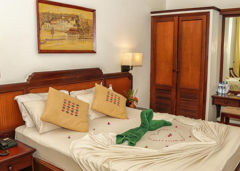 Senani Hotel by Oak Ray