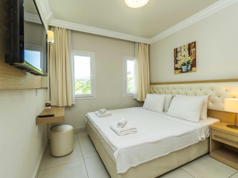 Dragut Point North Hotel