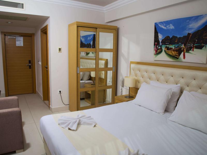 Dragut Point North Hotel