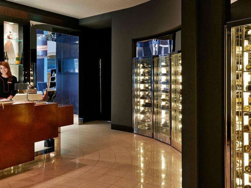 Fairmont Baku, Flame Towers