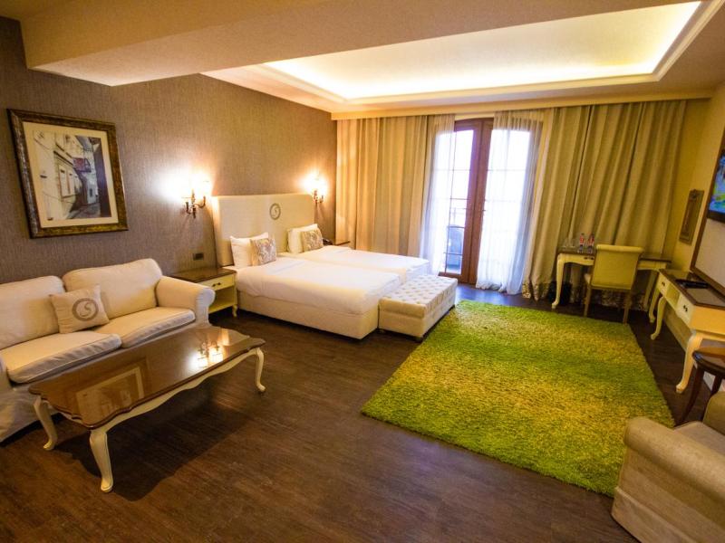 Sapphire Marine Hotel