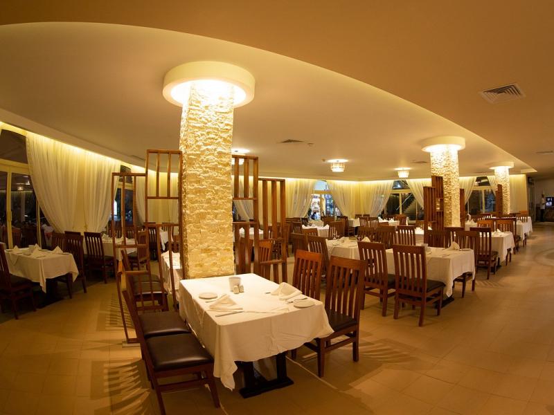 Brayka Bay Resort