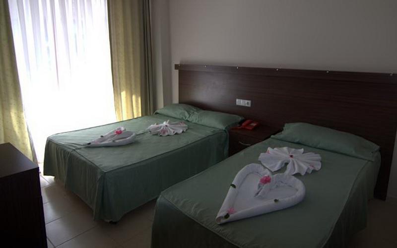 Kalamaki Beach Hotel