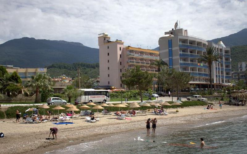Kalamaki Beach Hotel