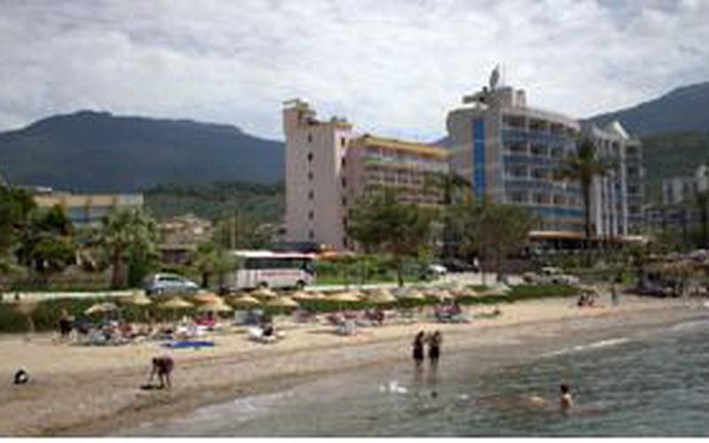 Kalamaki Beach Hotel