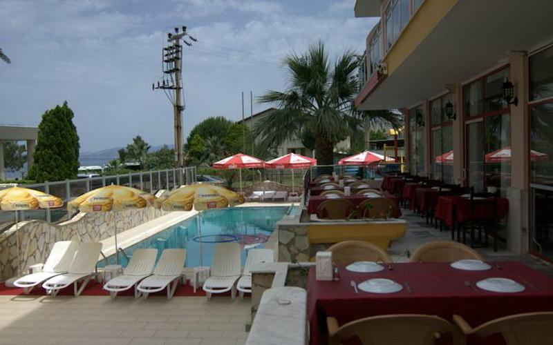 Kalamaki Beach Hotel