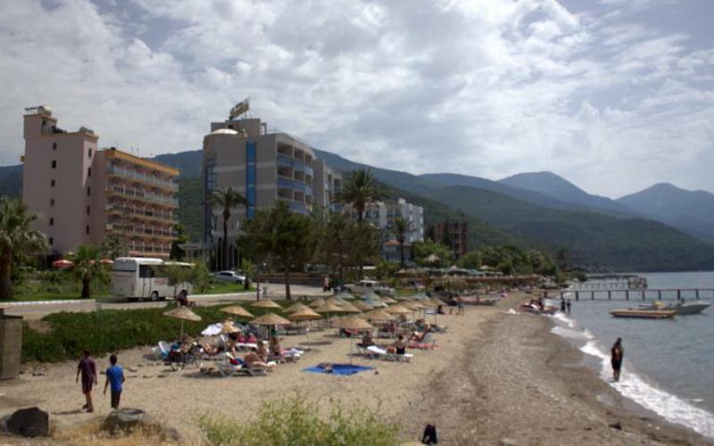 Kalamaki Beach Hotel