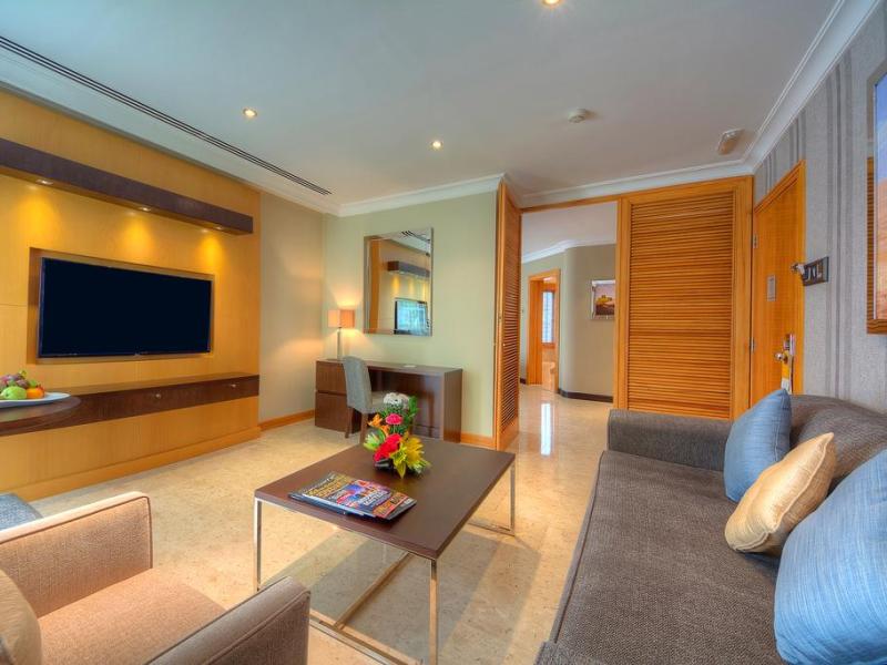 Dubai Marine Beach Resort & Spa