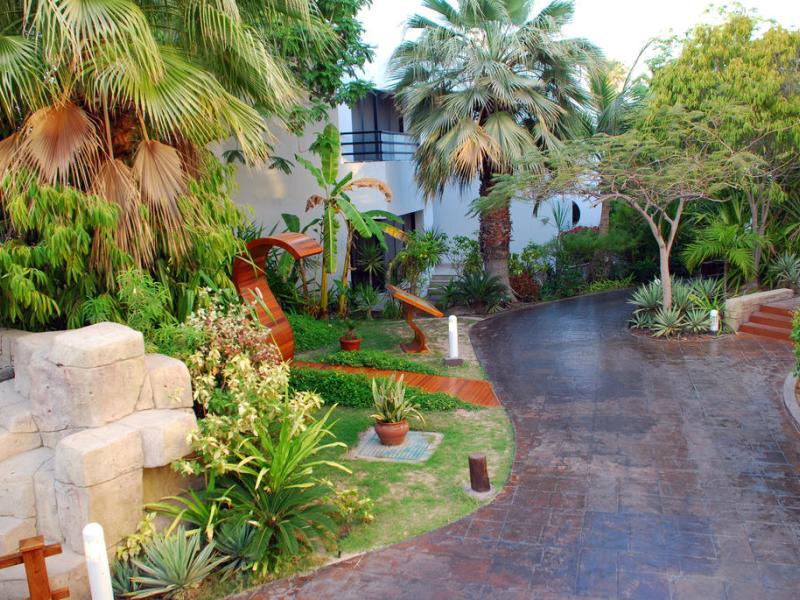 Dubai Marine Beach Resort & Spa