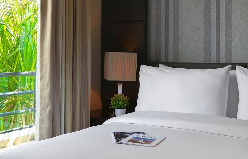 Dubai Marine Beach Resort & Spa