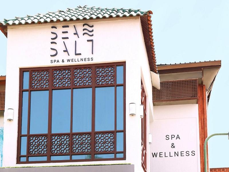 Dubai Marine Beach Resort & Spa