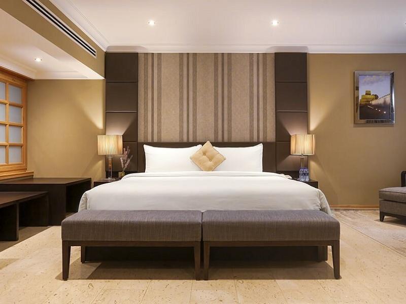 Dubai Marine Beach Resort & Spa