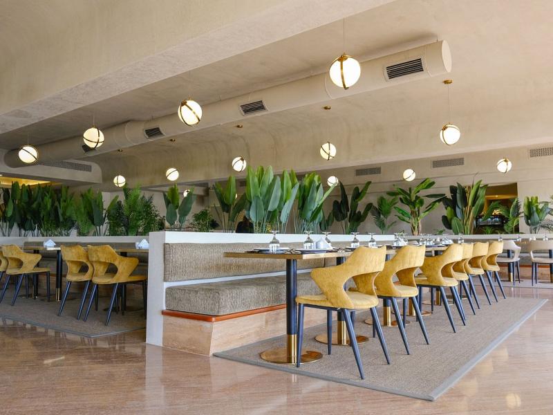 Dubai Marine Beach Resort & Spa