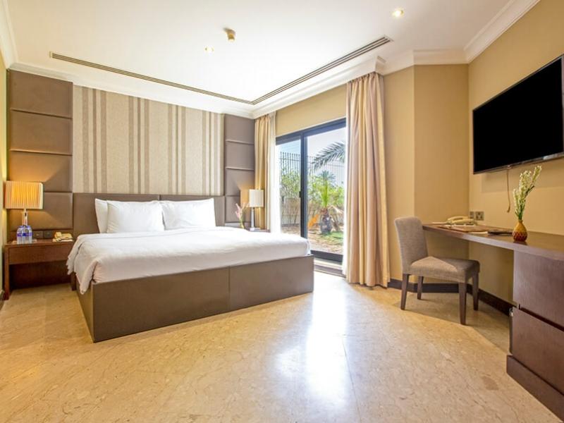 Dubai Marine Beach Resort & Spa